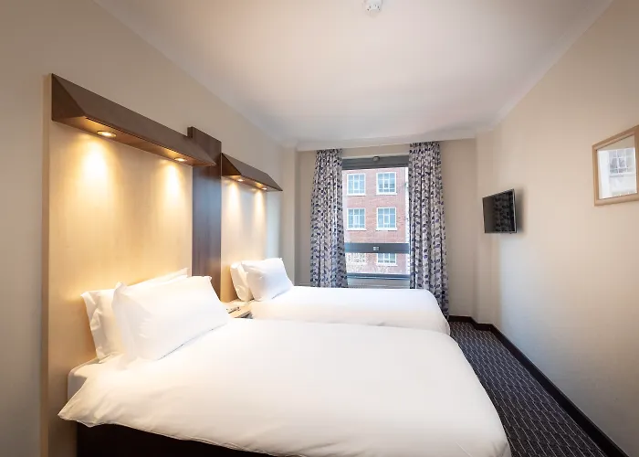 City Sleeper At Royal National Hotel Londra