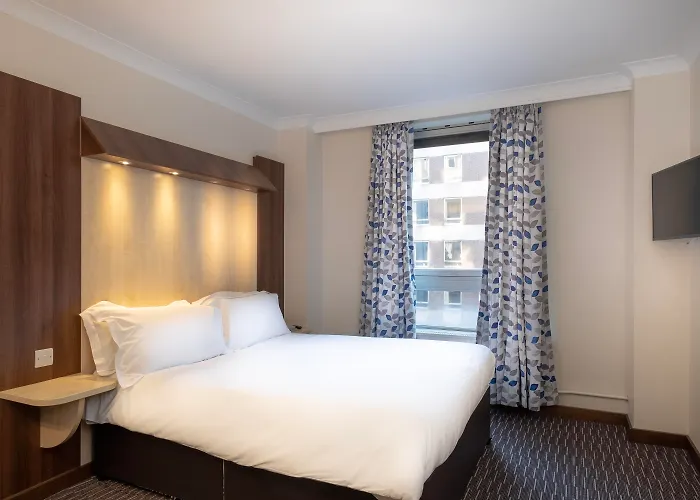 City Sleeper At Royal National Hotel Londra